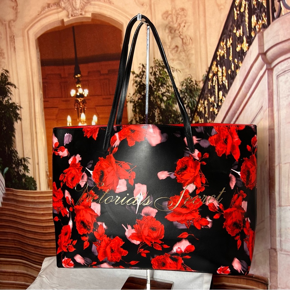VICTORIAS SECRET ROSE TOILE FLORAL LIMITED EDITION TOTE 🌹🌹❤️❤️ - Picture 1 of 12